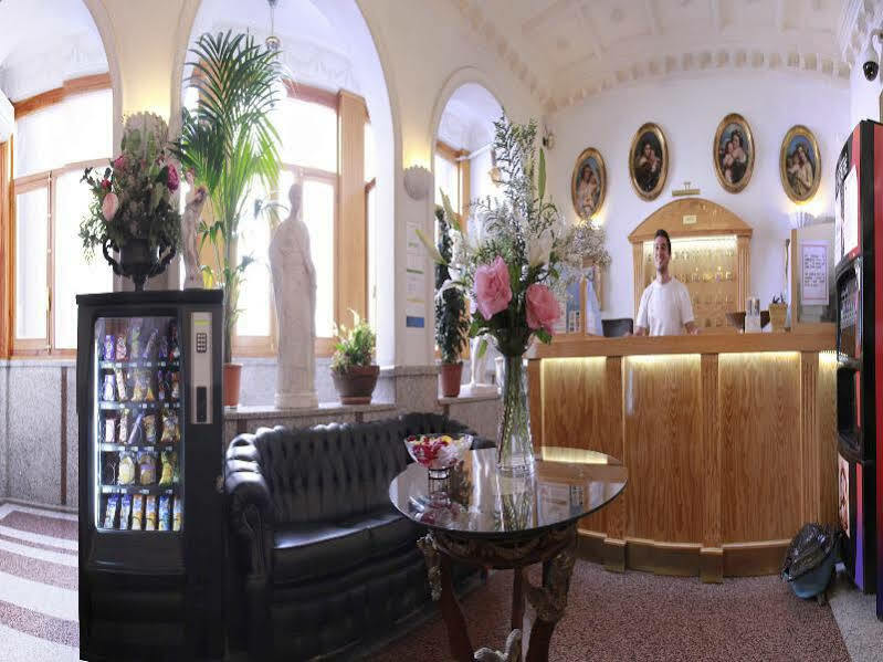 Hostal Marlasca Мадрид Екстер'єр фото